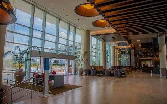 Hilton Pilar