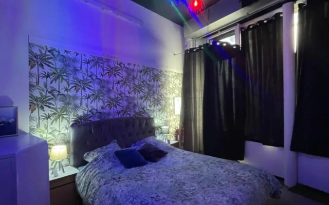 Paris 9 Love Room Jacuzzi