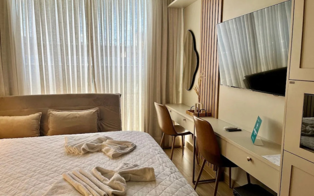 Setai Yacht Comfort II - By Almare Flats