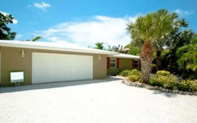 Paradise Pointe