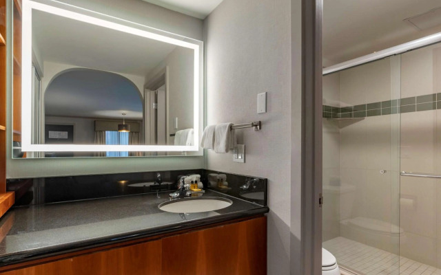 Best Western Plus Executive Suites