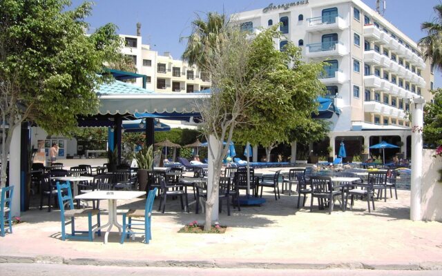 Anonymous Beach Hotel - Adults Only