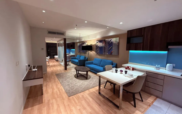 D'Majestic Place by Roomy