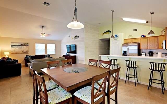 Doodle Digs - Three Bedroom Home