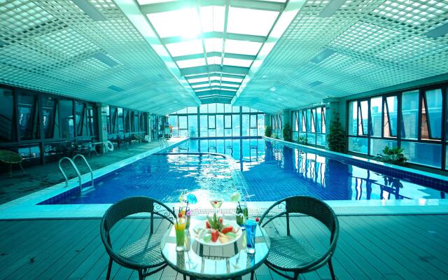 D'Lioro Hotel & Resort