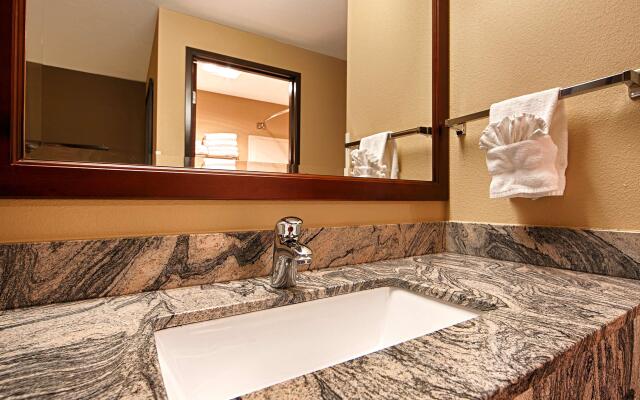 Best Western Plus Prairie Inn