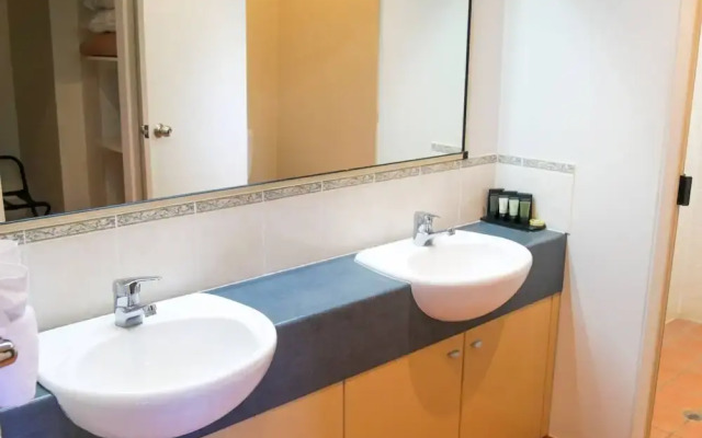 Spa Haven Deluxe 17A