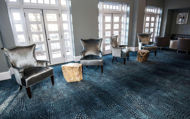 Redmont Hotel Birmingham, Curio Collection by Hilton