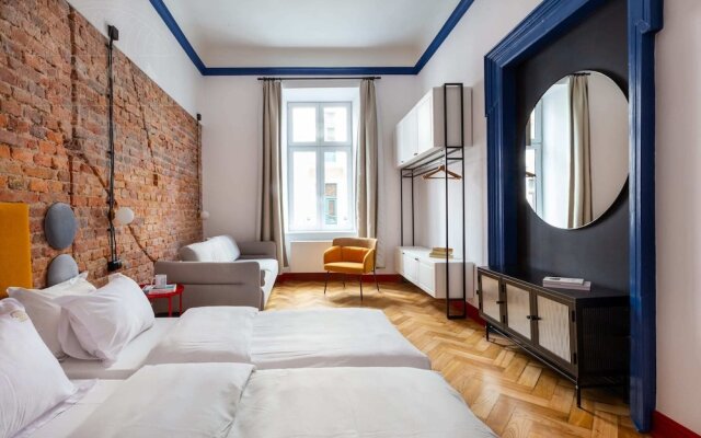 SquadGoals House - Fragola Apartments
