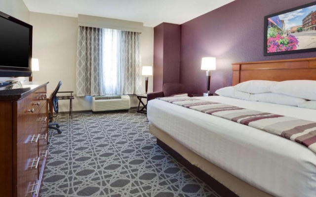 Drury Inn & Suites Middletown Franklin