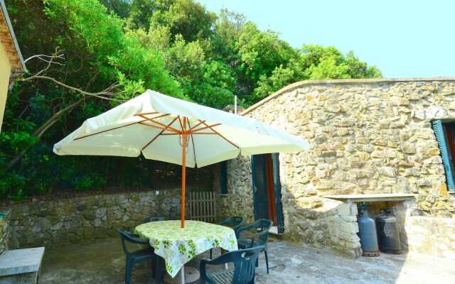 Beautifully Situated Detached Cottage With View On And Private Access To The Sea