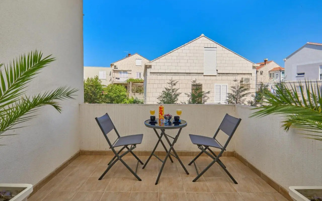 The Monroe - Stylish 2 BD Apartment In Villa Orsan