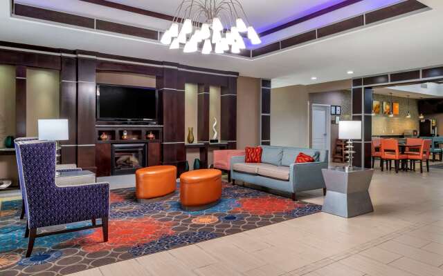 Comfort Inn & Suites Cleveland TX