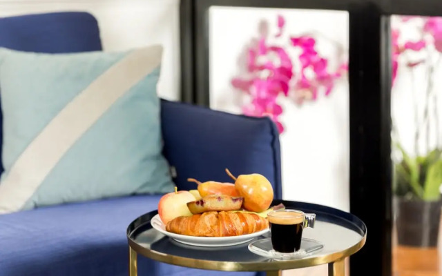 Merveil Luxury Suites - Royale - Saint Honore view