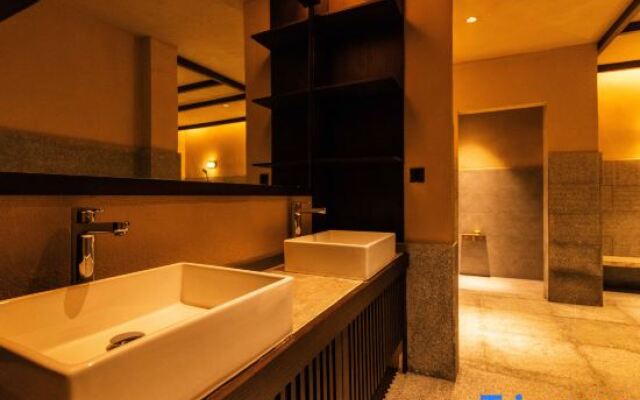 Yifangxi Hot Spring Hotel (Xianahei Branch, Wanfenglin Scenic Area)