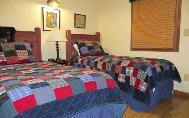 Three Seasons Hotel Suites by Crested Butte Lodging
