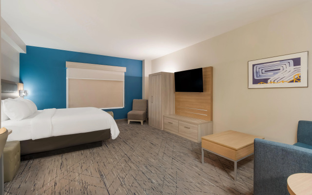 Comfort Suites