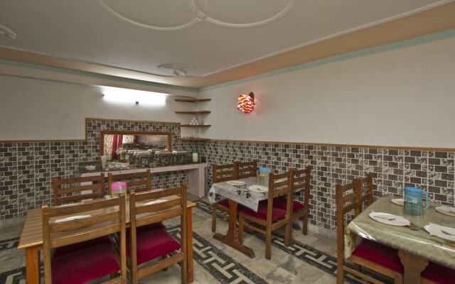 OYO 8643 Hotel Shambhala