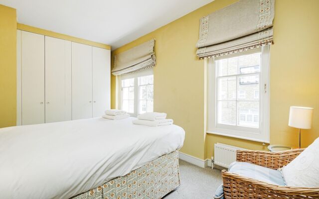 Cadogan Street Apartment