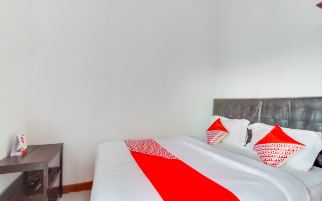 OYO 3074 Orange Inn – Guest Rooms – Madiun