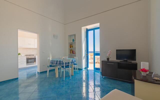 Holiday home with sea view in Castro, on the Adria-Marinè