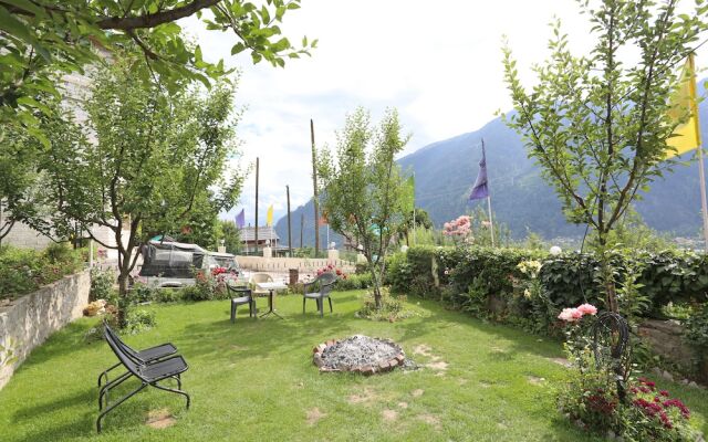 OYO 7008 Astha Cottage
