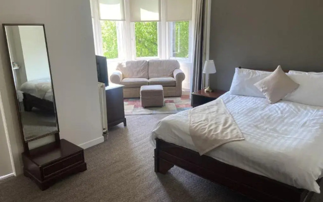 Strathearn Hotel