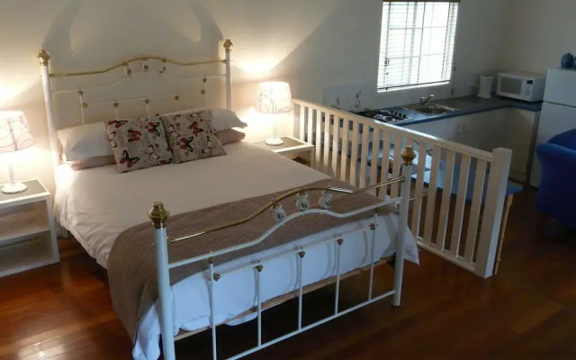 Granite Gardens Cottages & Lake Retreat