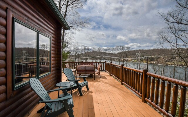 Pinnacle Retreat 5 Bedroom House