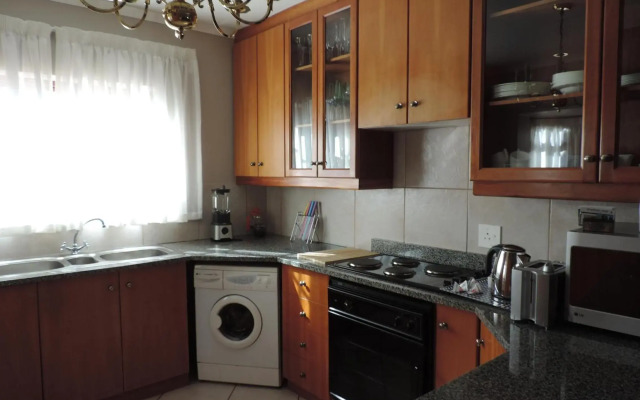 Milkwood Lodge - Hermanus