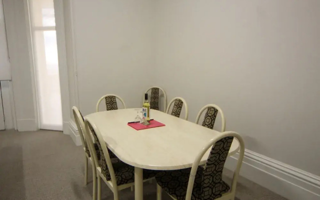 Seafield Tower Glenelg Apartment no 2
