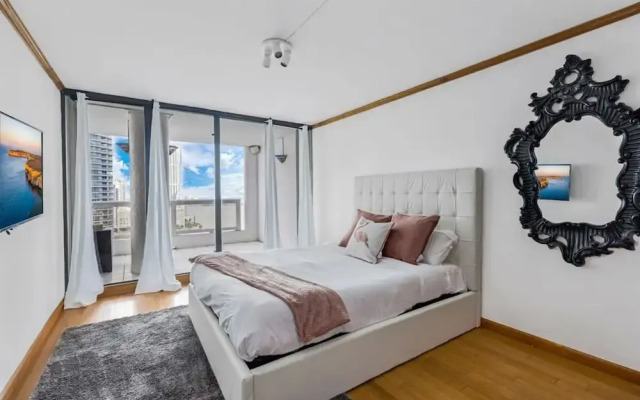 Stunning Balcony Views 4 Bedroom