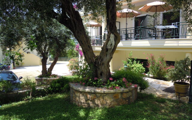 Hotel Loukas Vrachos