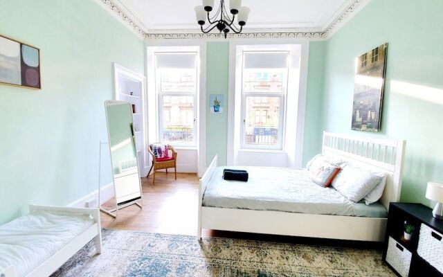 Spacious Apartment In Glasgow