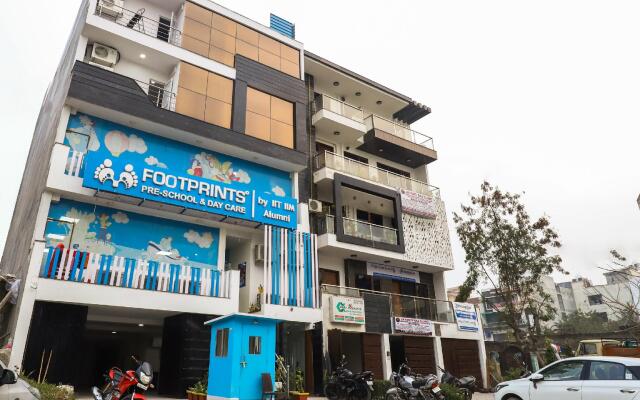 OYO 28606 Kavya Residency