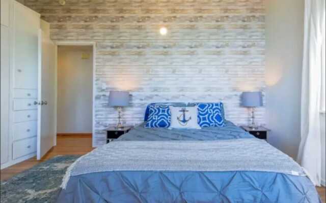 17878 Los Angeles - 4 Br Home