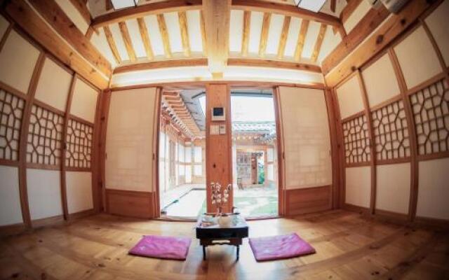 Cheong Yeon Jae Hanok Hotel