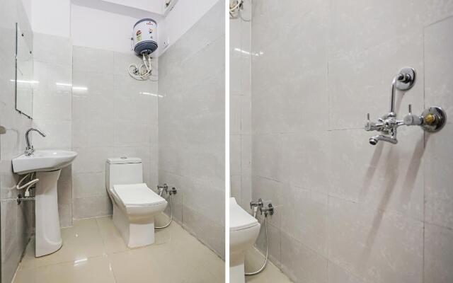 Capital O 76792 Golden Stone