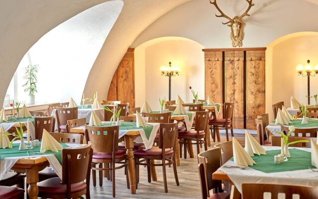 Amweia Hotel & Restaurant