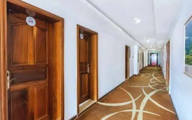 Ding Good Hotel Ruili
