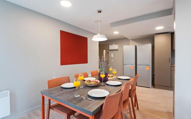 Fab 6br Apt Perfect for Sightseeing Sleeps 6