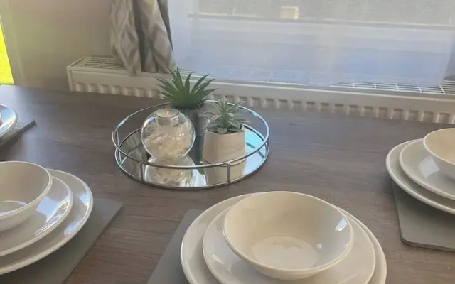 Seaside Escape - Cayton Bay Cabin