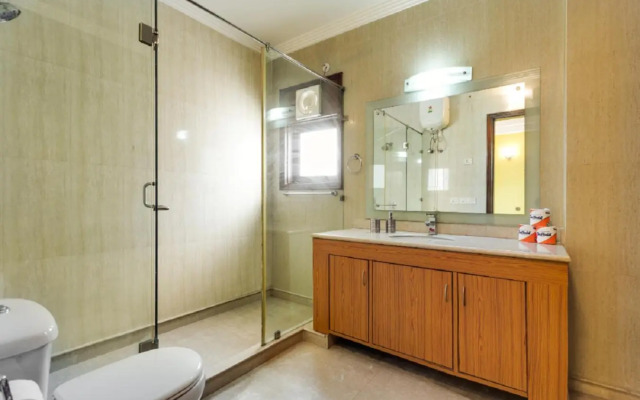 Hostie Aarna-4 BR apt near Moolchand/Apollo, S. Delhi