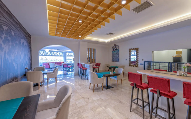 Roma Beach Resort & Spa