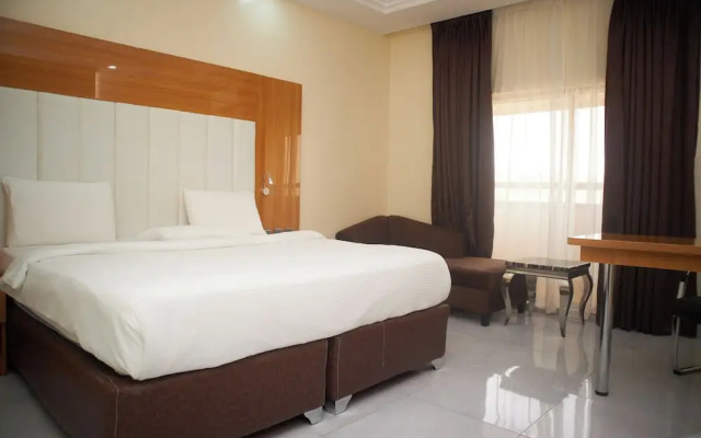 Royalbirds Hotel & Towers