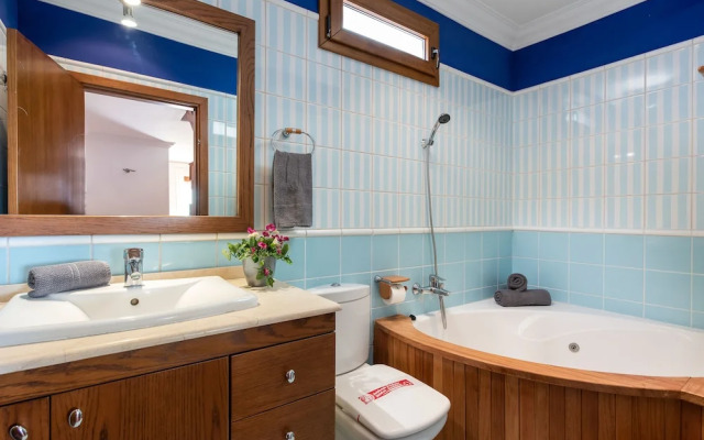 1 Charming Villa,Huge Terraces,Pool,Garden,Bbq!