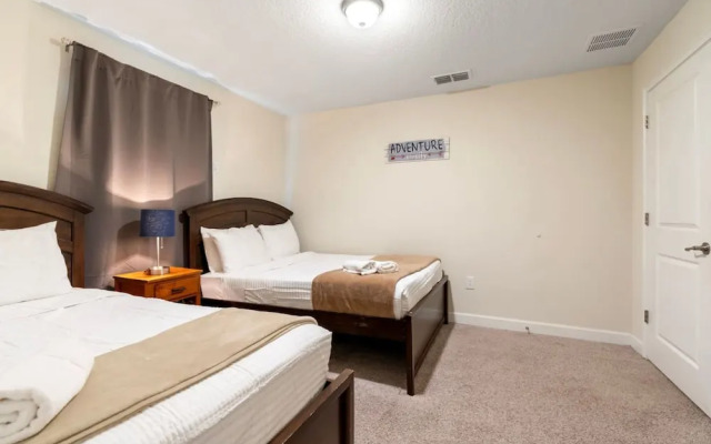 Amazing 5bdr House w Pool -4857