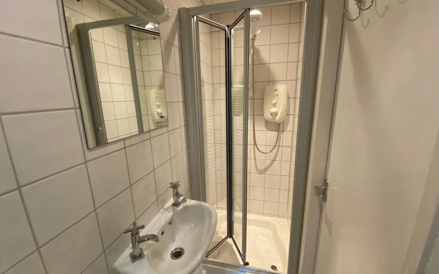 Grosvenor Place Guest House