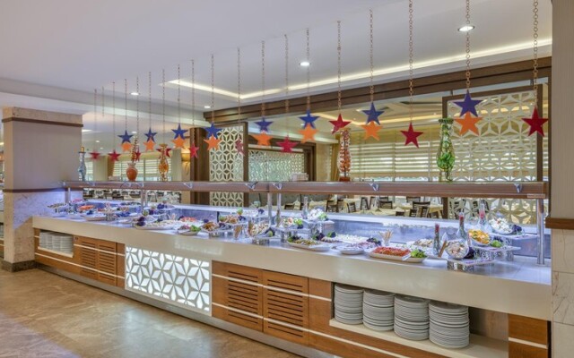 Green Max Hotel