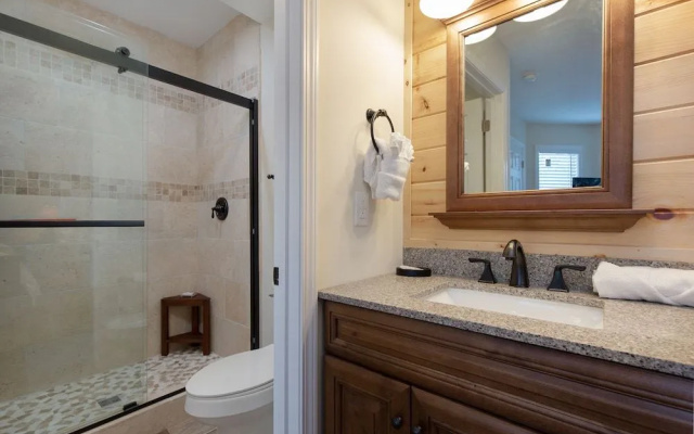 Misty Hollow by Jackson Mountain Rentals